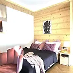 Séjour chez l'habitant Vip Gorski Sen *